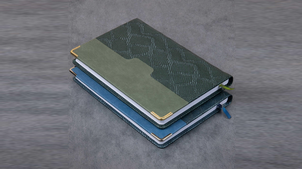 سررسید 1405 رقعی چرم دو تکه دمس